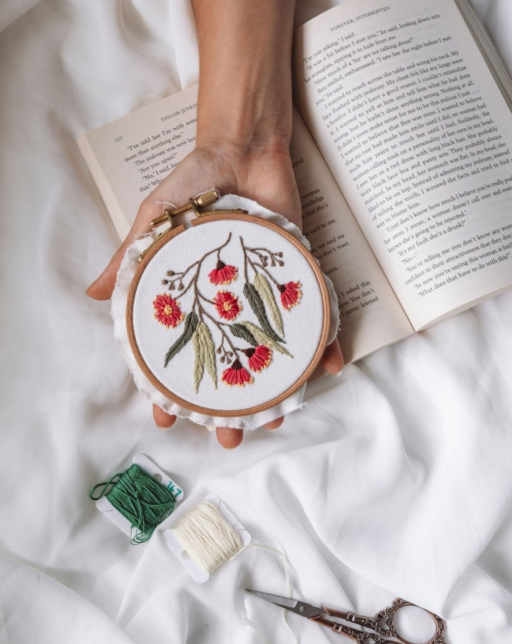 How to Finish the Back of an Embroidery Hoop: 4 Simple Methods Compared